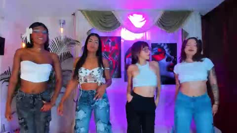 hotties_kittens18 online show from 10/01/25, 04:13