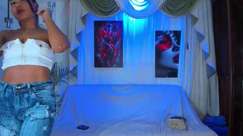 Snapshot of hotties_kittens18 chatting on 12/03/25, 05:55 hotties_kittens18 online show from 12/03/25, 05:55