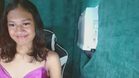 Snapshot of hottiest_luna chatting on 05/17/26, 02:42 hottiest_luna online show from 05/17/26, 02:42