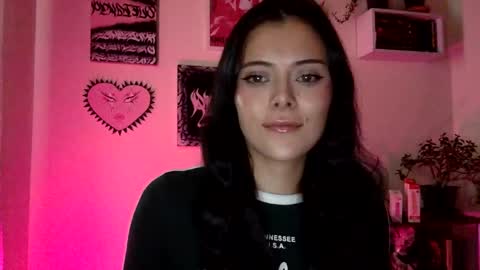 Snapshot of hottietat4u chatting on 10/29/25, 08:32 Tat  online show from 10/29/25, 08:32