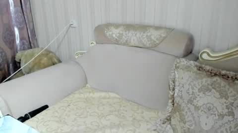 hotty_bell8 online show from 06/12/26, 05:23
