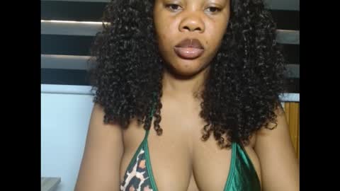 hotty_lora889 online show from 10/02/25, 07:37