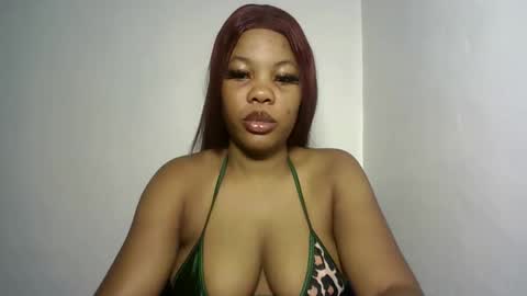 hotty_lora889 online show from 10/26/25, 07:42