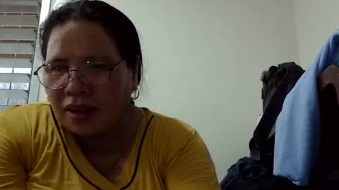 Snapshot of hottycrissy4u chatting on 04/15/26, 08:32 hottycrissy4u online show from 04/15/26, 08:32