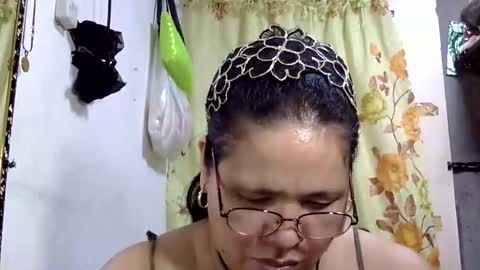 Snapshot of hottycrissy4u chatting on 06/11/26, 05:49 hottycrissy4u online show from 06/11/26, 05:49