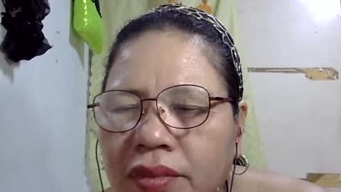 hottycrissy4u online show from 06/17/26, 07:04