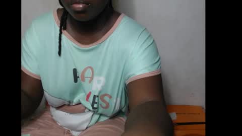 hottylissa1 online show from 11/05/25, 07:47