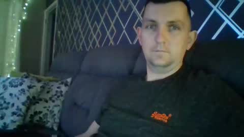 hotuk86 online show from 01/28/25, 09:08