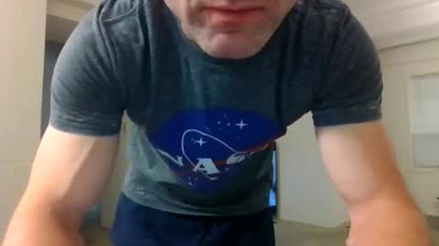 hotwhitedude2026 online show from 06/07/26, 07:45