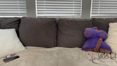 Jade Li online show from 11/18/25, 09:19