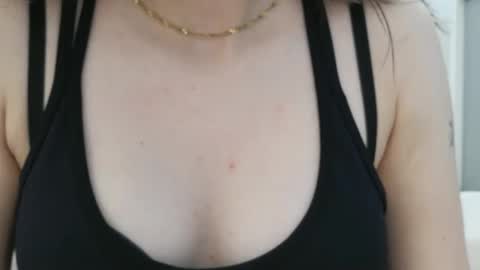 Hotwixx online show from 04/19/26, 08:57
