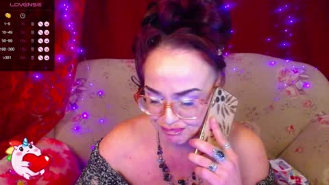 Hotzlata online show from 02/05/25, 07:53
