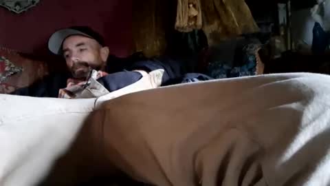 Snapshot of houndmefromhell chatting on 11/17/25, 07:41 houndmefromhell online show from 11/17/25, 07:41