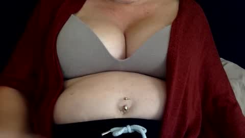 housemaid21 online show from 09/18/25, 08:11