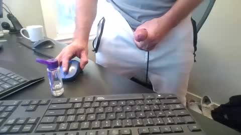 Snapshot of hoverday chatting on 10/03/25, 02:25 hoverday online show from 10/03/25, 02:25