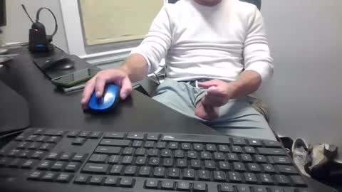 Snapshot of hoverday chatting on 10/04/25, 02:42 hoverday online show from 10/04/25, 02:42