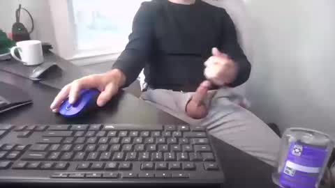 Snapshot of hoverday chatting on 10/10/25, 12:59 hoverday online show from 10/10/25, 12:59