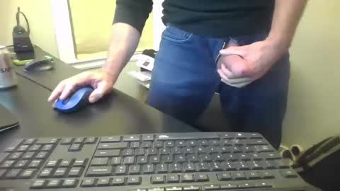 Snapshot of hoverday chatting on 10/12/25, 02:21 hoverday online show from 10/12/25, 02:21