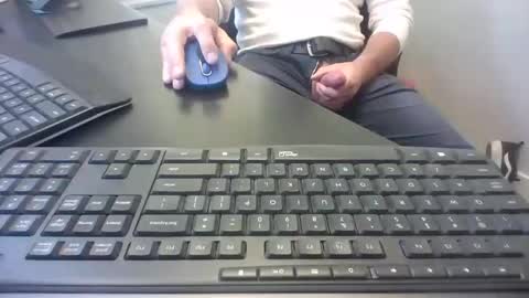 Snapshot of hoverday chatting on 10/22/25, 04:51 hoverday online show from 10/22/25, 04:51