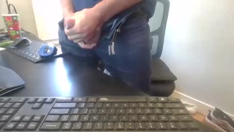 Snapshot of hoverday chatting on 11/24/25, 03:12 hoverday online show from 11/24/25, 03:12