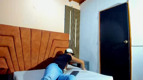 howar_01 online show from 10/27/25, 09:19