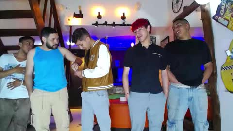 Snapshot of howents chatting on 09/24/25, 04:05 HOWENTS online show from 09/24/25, 04:05