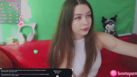 Snapshot of howtomeow chatting on 09/17/25, 12:51 Mia online show from 09/17/25, 12:51