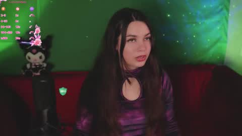 Snapshot of howtomeow chatting on 09/19/25, 05:46 Mia online show from 09/19/25, 05:46