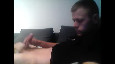 Snapshot of hubikush22 chatting on 10/27/25, 04:55 hubikush22 online show from 10/27/25, 04:55