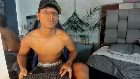 Snapshot of hudson_beasley chatting on 10/21/25, 01:12 Hudson Beasley online show from 10/21/25, 01:12