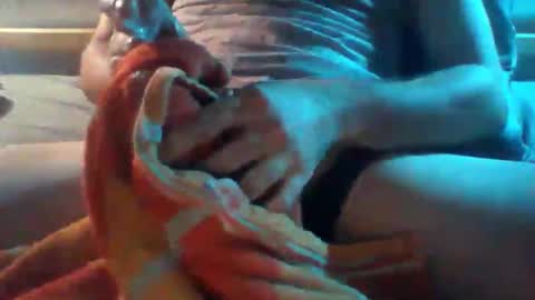 Snapshot of huge_guy_87 chatting on 12/13/25, 11:43 huge_guy_87 online show from 12/13/25, 11:43