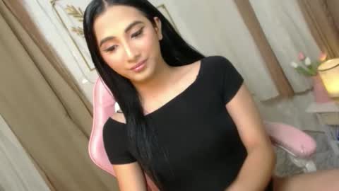 Snapshot of hugeasiancockandrea chatting on 09/30/25, 06:02 drea online show from 09/30/25, 06:02