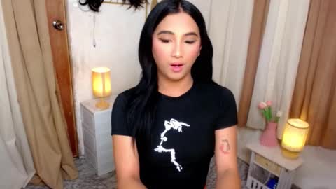 Snapshot of hugeasiancockandrea chatting on 10/23/25, 09:52 drea online show from 10/23/25, 09:52