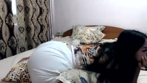 hugeassdevil online show from 07/08/26, 11:48