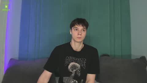 Snapshot of hugebangins_ chatting on 10/08/25, 10:13 ANTHONY online show from 10/08/25, 10:13