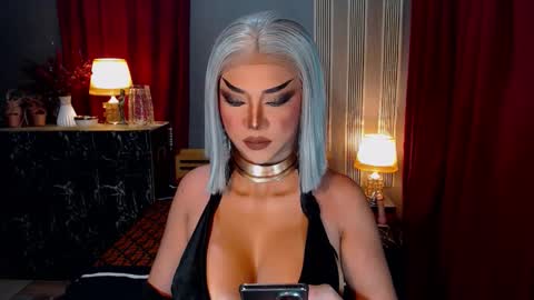 Christine online show from 10/05/25, 03:21