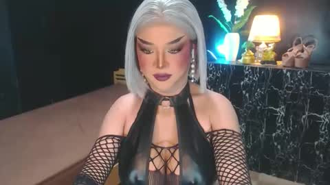 Christine online show from 06/02/26, 06:43