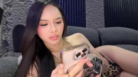 Tine Castillo online show from 11/21/25, 11:03