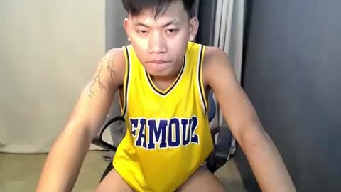 Snapshot of hugecockjames09 chatting on 09/14/25, 04:44 hugecockjames09 online show from 09/14/25, 04:44