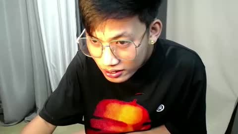 Snapshot of hugecockjames09 chatting on 10/02/25, 12:45 hugecockjames09 online show from 10/02/25, 12:45