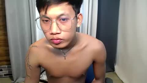 Snapshot of hugecockjames09 chatting on 10/10/25, 08:02 hugecockjames09 online show from 10/10/25, 08:02