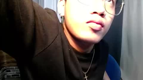 Snapshot of hugecockjames09 chatting on 10/12/25, 10:47 hugecockjames09 online show from 10/12/25, 10:47