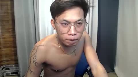 Snapshot of hugecockjames09 chatting on 10/13/25, 06:35 hugecockjames09 online show from 10/13/25, 06:35