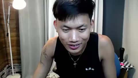 Snapshot of hugecockjames09 chatting on 10/19/25, 10:38 hugecockjames09 online show from 10/19/25, 10:38