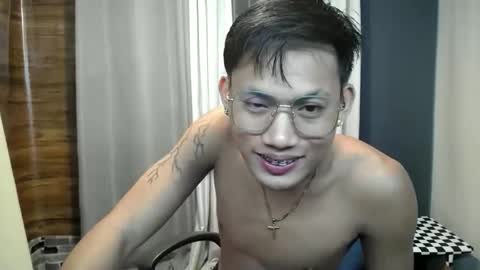 Snapshot of hugecockjames09 chatting on 10/26/25, 08:53 hugecockjames09 online show from 10/26/25, 08:53