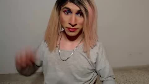 Snapshot of hugedaneska chatting on 12/03/25, 04:53 Danezka online show from 12/03/25, 04:53