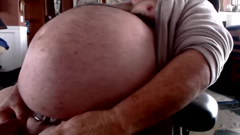 Huge Hairy Beergut online show from 01/24/25, 09:15