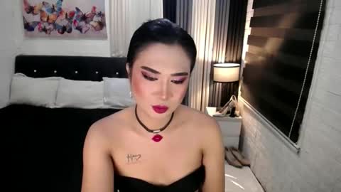 Snapshot of hugemusclecockts chatting on 12/17/25, 03:40 yesha fox online show from 12/17/25, 03:40