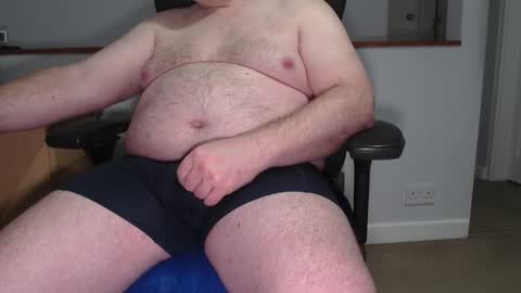 Huggie Bear online show from 02/25/25, 07:09