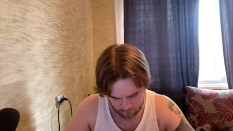 Snapshot of hugo__brad chatting on 06/17/26, 11:34 Hugo online show from 06/17/26, 11:34